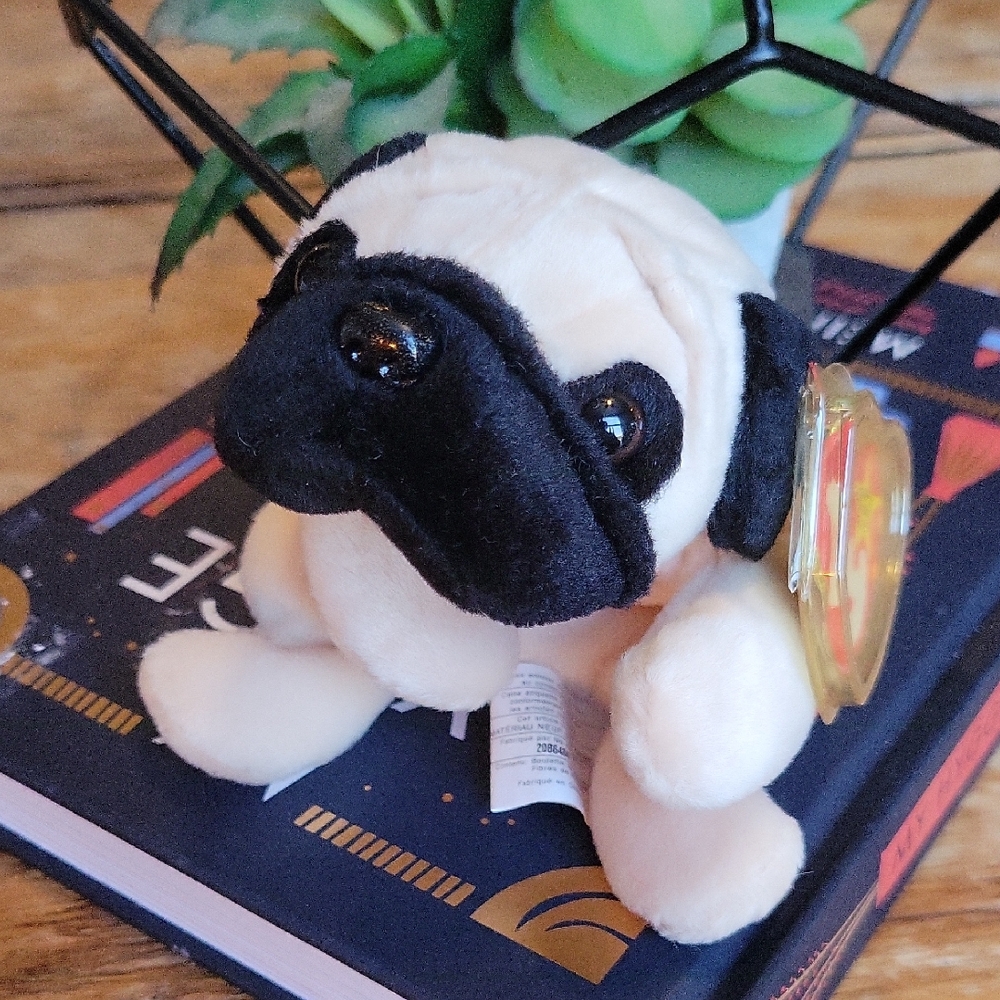 Ty Beanie Baby 1996 PUGSLY Plushie